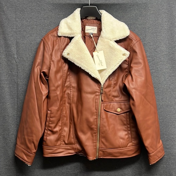 NWT - Universal Thread Women's Oversized Faux Leather Moto Jacket, Brown - Large - Picture 3 of 10